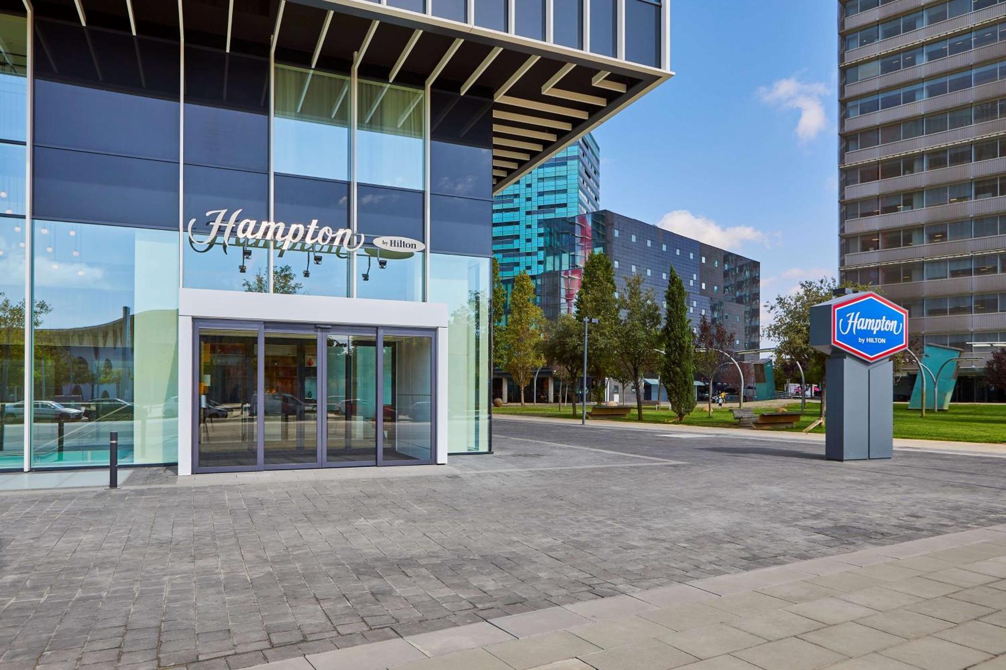 Hampton By Hilton Barcelona Fira Gran Via Otel L'Hospitalet de Llobregat Dış mekan fotoğraf